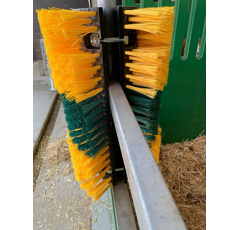 Brosse de grattage Multifix Pour montage mural ou sur poteau | PATURA
