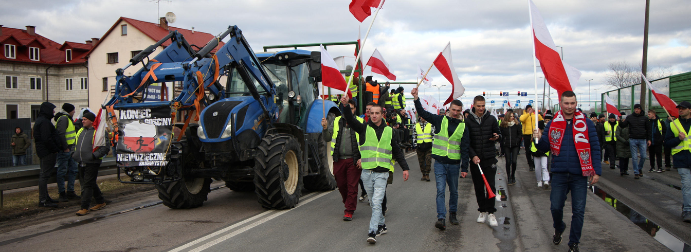 Des milliers d'agriculteurs polonais discutent les réglementations environnementales de l’UE