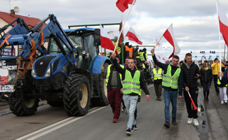 Des milliers d'agriculteurs polonais discutent les réglementations environnementales de l’UE