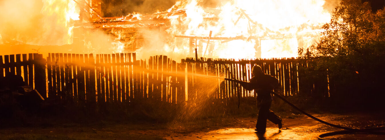Un bâtiment en flammes en Seine-Maritime