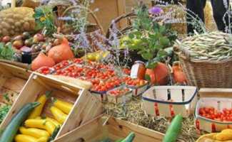 Un marché de producteurs organisé dans un lycée de la Manche