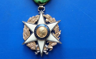 La médaille du Mérite Agricole pour Pierre Parra dans le Cantal