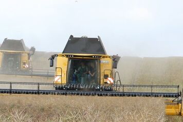 machine-agricole-coupe-champ