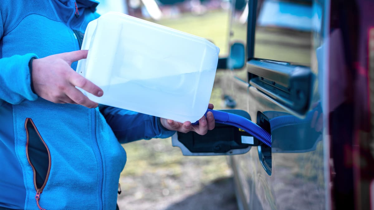 Composition Adblue (véhicule diesel) : Urée , eau déminéralisée