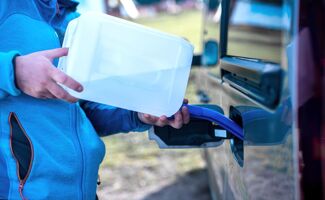 Composition Adblue (véhicule diesel) : Urée , eau déminéralisée