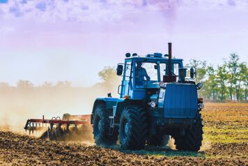 dechaumeur a dent attele par un tracteur