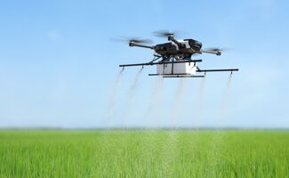 Pesticides : l'Assemblée nationale autorise l'épandage par drone sur terrains pentus