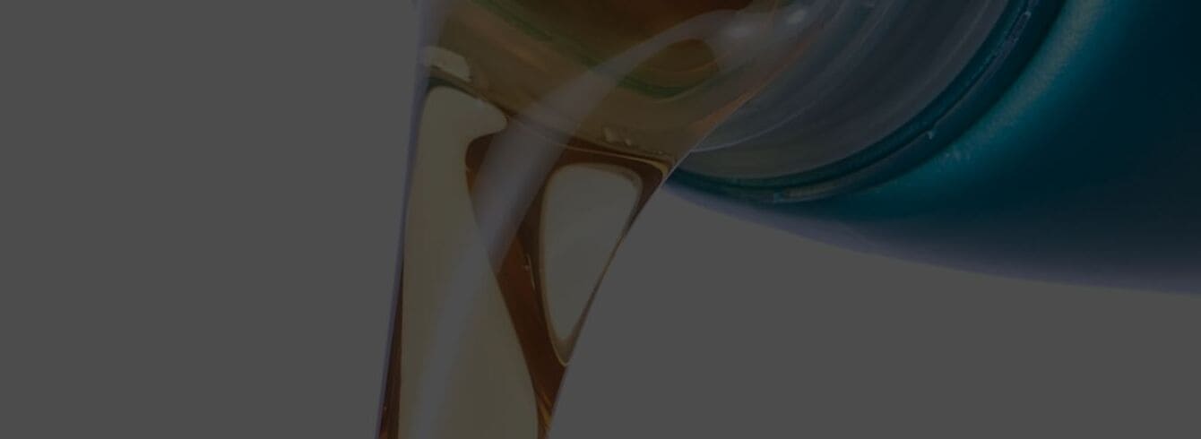 De l'huile dans le liquide de refroidissement : La cause ? Et que faire ?