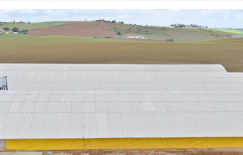 vue aerienne plaques fibres-ciment hangars agricoles