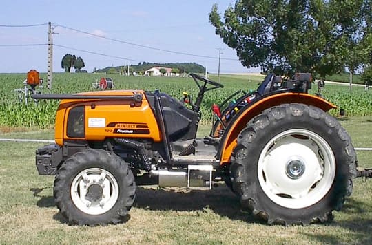 Tracteur renault fructus